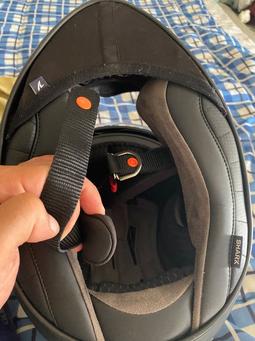 Capacete SHARK Integral Preto Mate – Praticamente Novo