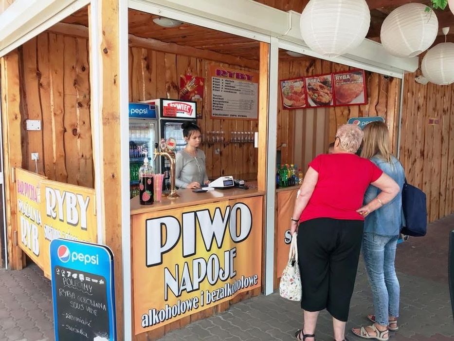 Wynajmę gotowy punkt gastronomiczny (80 miejsc)