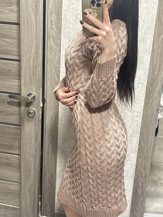 Чудова вʼязана сукня