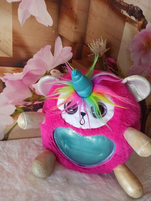 Maskotka jednorożec małpka