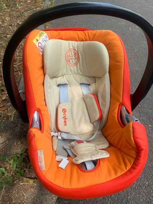 Автокрісло Cybex Aton Q + база