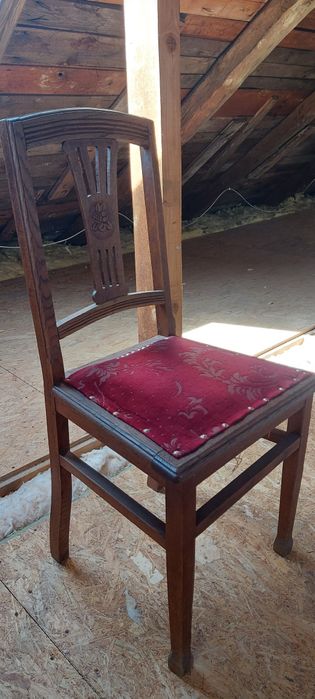 Krzesło dębowe z rzeźbą