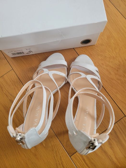 szpilki sandały skórzane Eva Minge r. 38