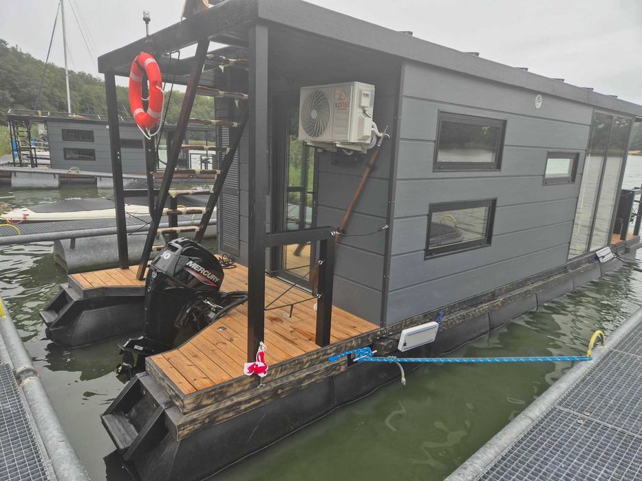 Houseboats , dom na wodzie
