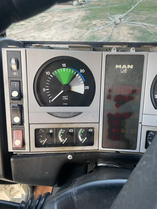 Вантажне авто MAN 19.463