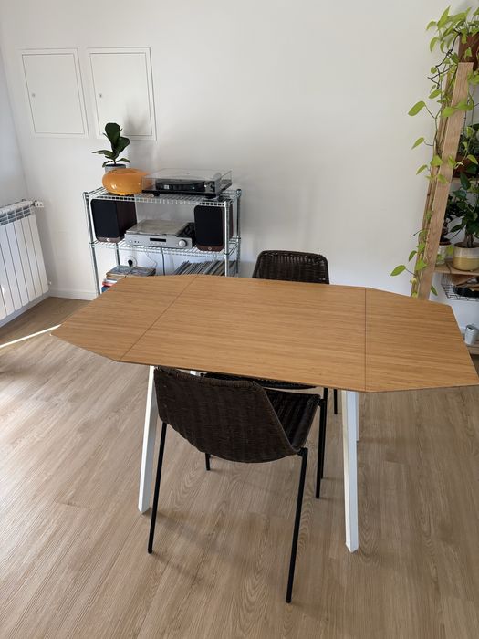 Conjunto Mesa + 2 Cadeiras