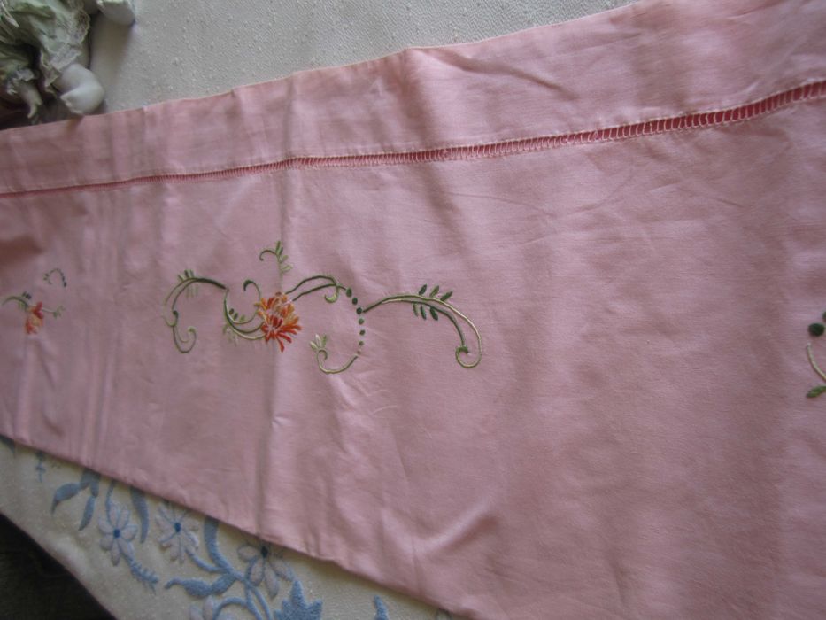 Lençol Mega Linho Bordado Manual- Antigo/ como Novo-Fronhas