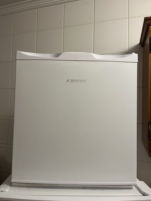 Arca Congeladora Vertical Jocel 32L (Usado: 1 ano)