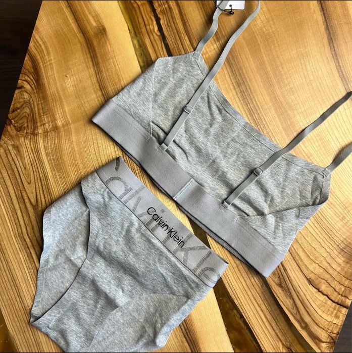 Комплект спідньої білизни від Calvin Klein