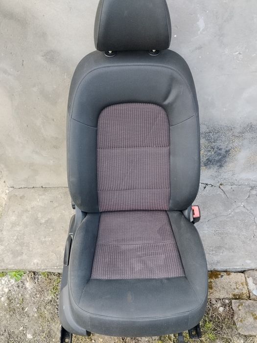 Салон до ауді Q5 2011 року