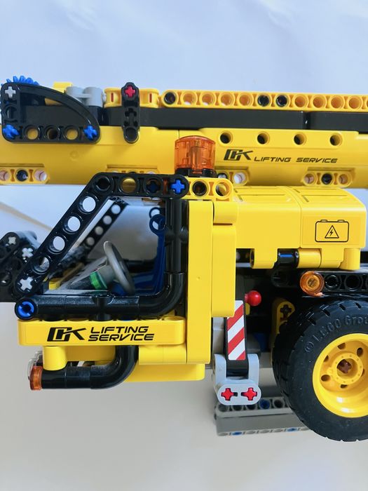 LEGO Technic 42108 Dźwig Mobilny Żuraw Samochód BOX Kompletny