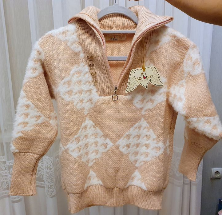 Новий[з біркою]теплий/м'якенький дитячий светр Sarlan (Туреччина)
Абсо