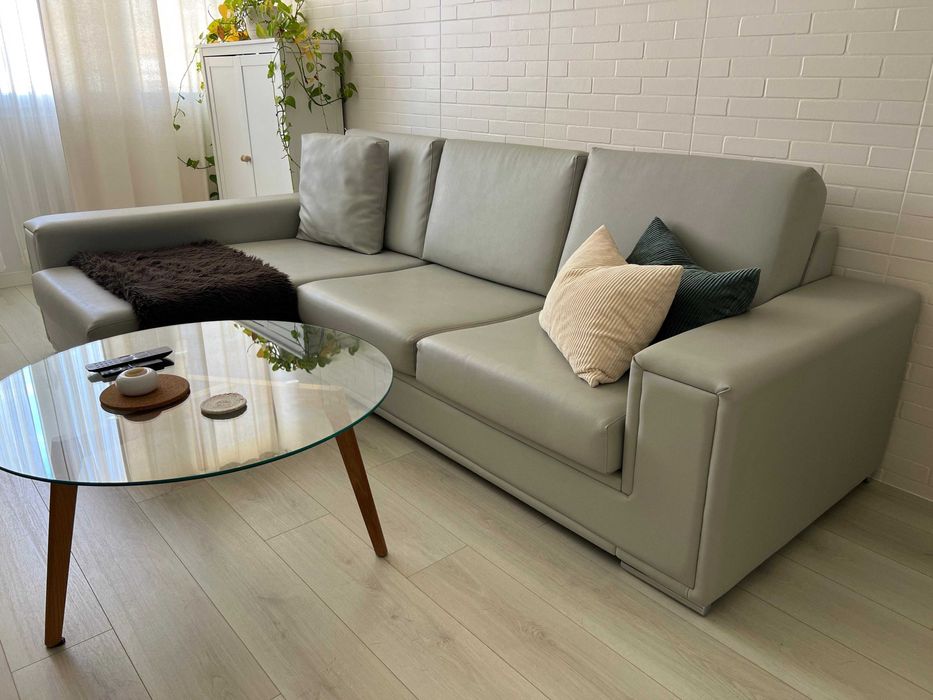 Sofá chaise longue cinzento