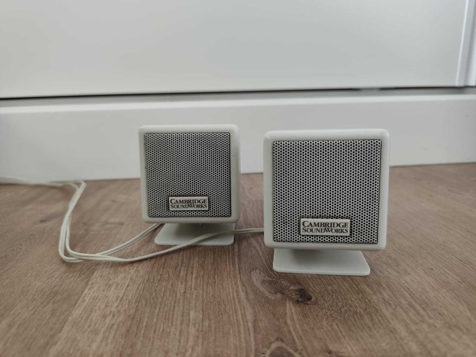 Sistema de Som Cambridge SoundWorks 2.1 – Entrada AUX