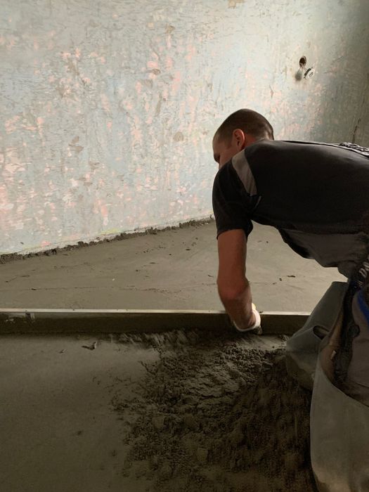 Хочеш рівну підлогу без клопоту? Замовляй напівсуху стяжку під ключ!