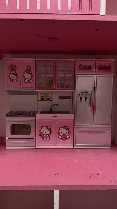 Лялькова кухня hello kitty