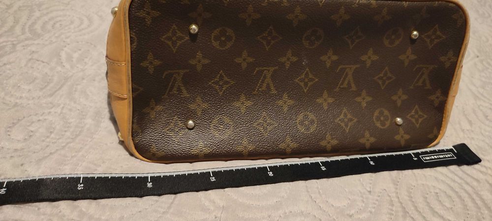 torebka kuferek z emblematem Louis Vuitton
