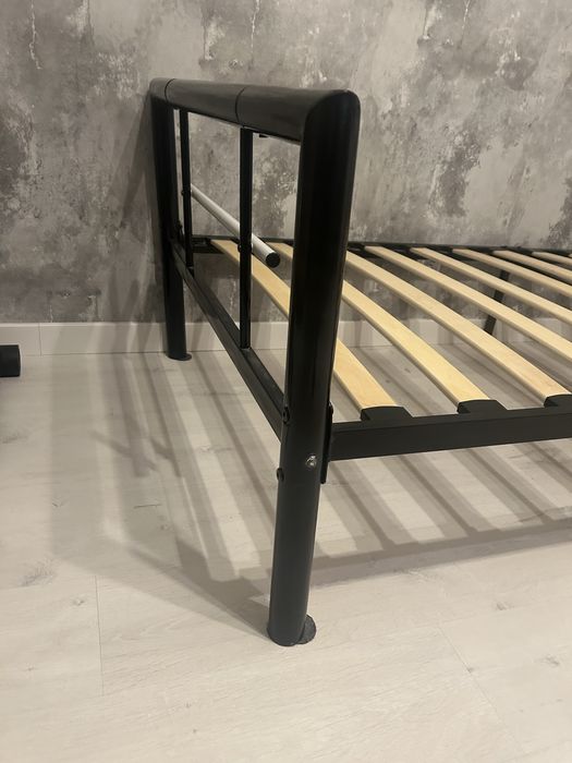 Rama metalowa łóżko