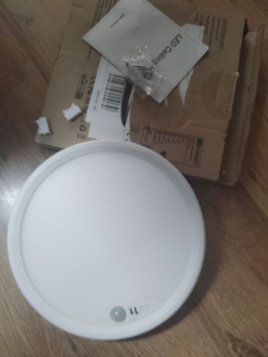 Plafon czujka ruchu ustawianie 220 volt