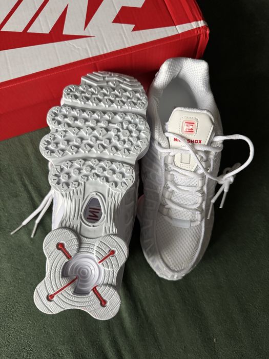 Nike shox biale