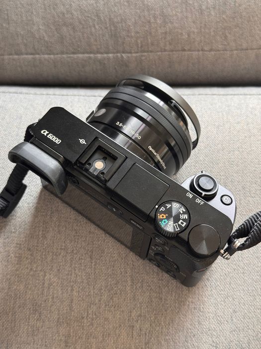 Sony Alpha A6000 + lente Sony 16-50mm OSS | Pouco Iso