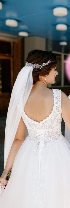 Весільна сукня...