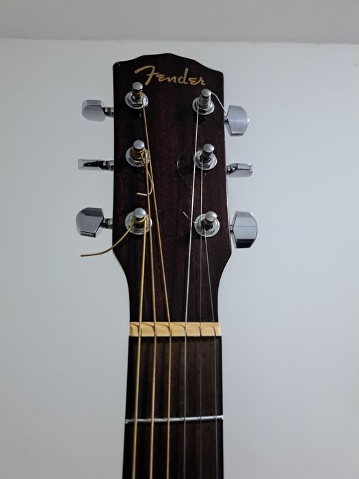 Vendo ou troco Guitarra acustica fender CD-60SCE