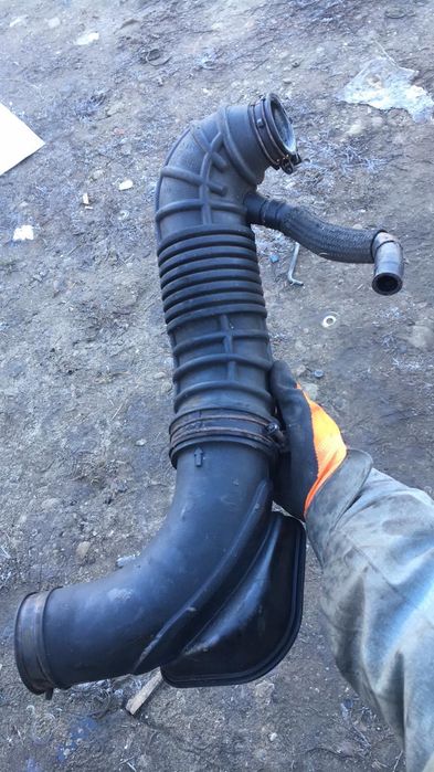 Патрубок повітряного фільтра Hyundai KIA Sportage 3 1.7CRDI 281382Y300