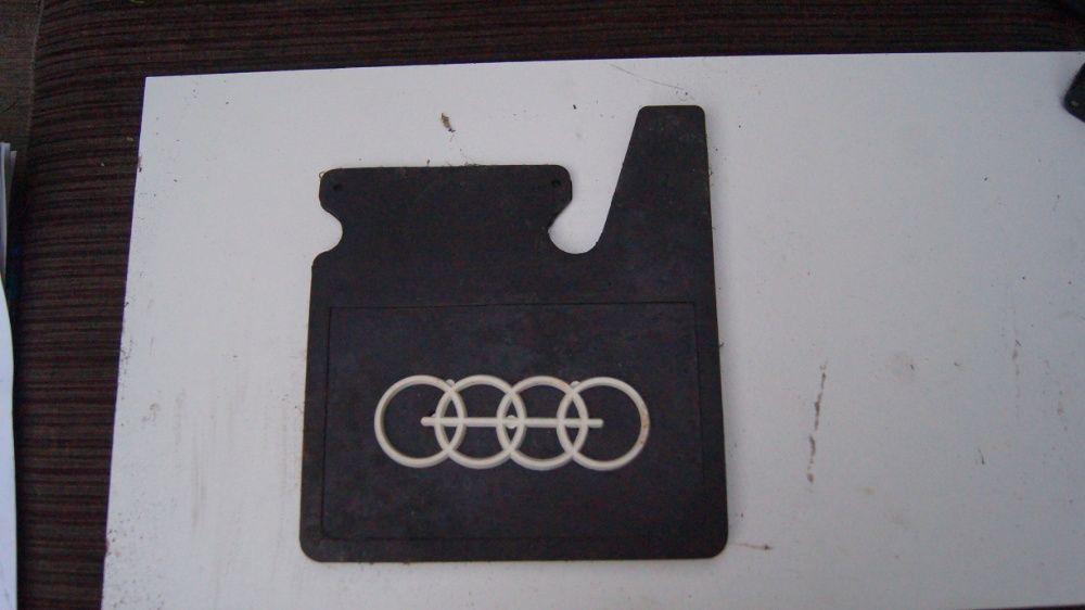 Audi oryginalny chlapacz zabytek