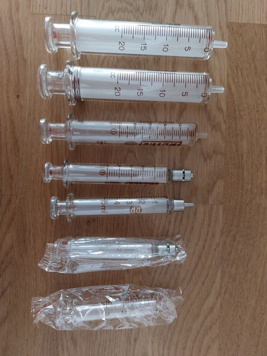Material médico - seringas de vidro