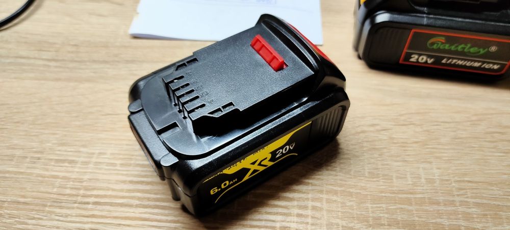 Батарея Dewalt (РЕАЛЬНЫЕ 5,5-6Ач., не Китай)