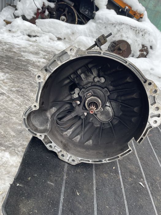 МКПП КПП коробка передач Renault Mascott 3.0 6S 350 VD також є міст