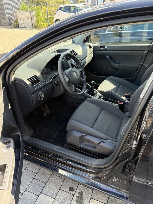 Golf 5 1.6 MPI  2004r.