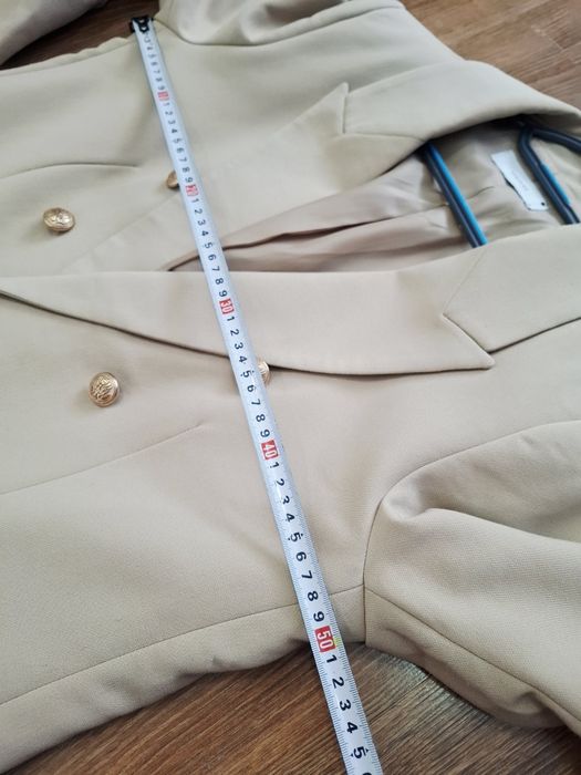 Beżowy garnitur damski marynarka żakiet spodnie elegancki reserved L40