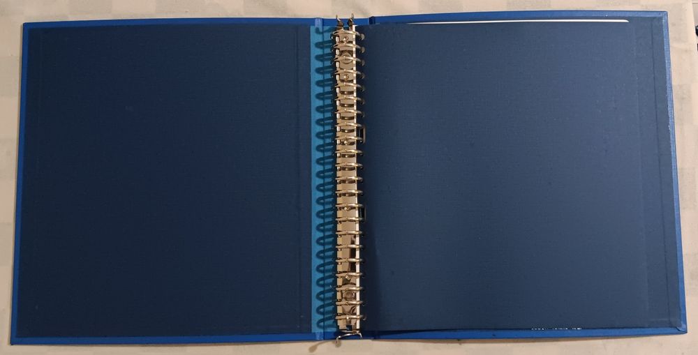 Dossiês para coleções de selos ou moedas