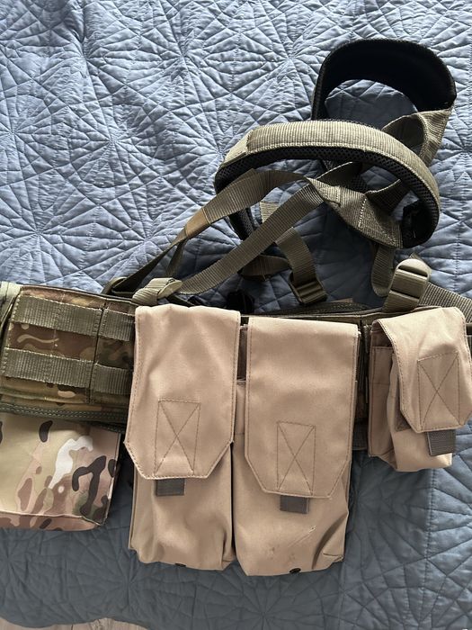 Ремінь з підсумками