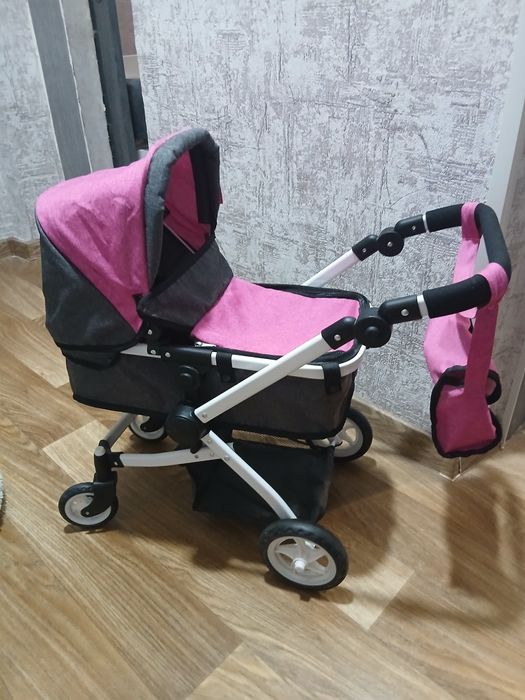 Детская коляска для кукол.