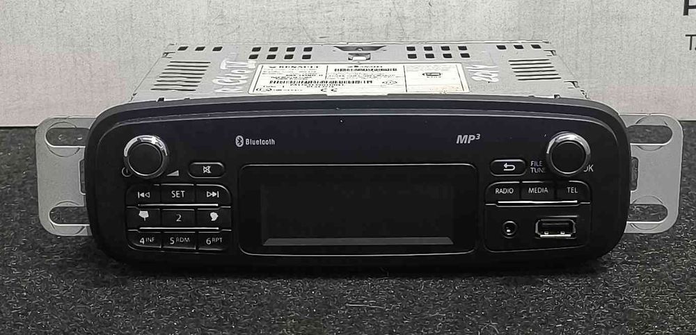 Rádio / Auto Rádio 281154149R - RENAULT CLIO IV