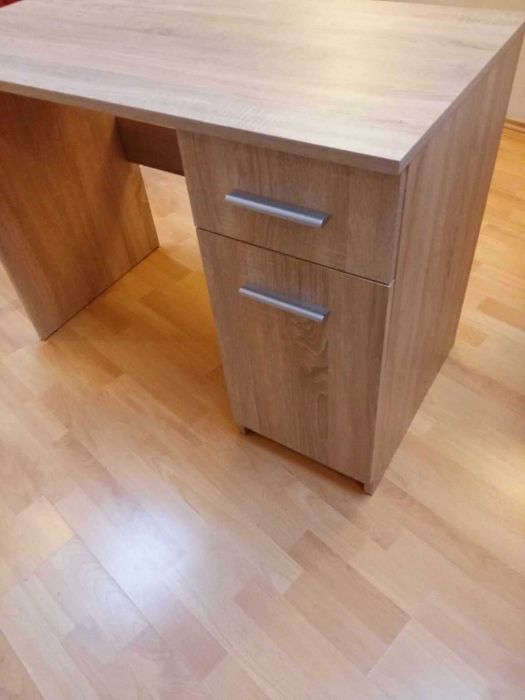 Biurko w bardzo dobrym stanie