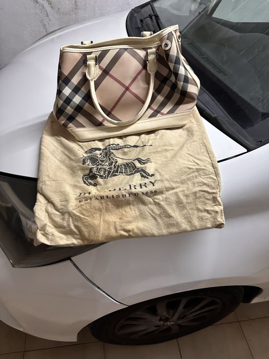 Burberry Leather handbag