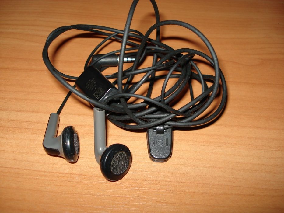 Оригинальная гарнитура для кнопочных телефонов Nokia 6300, 7500