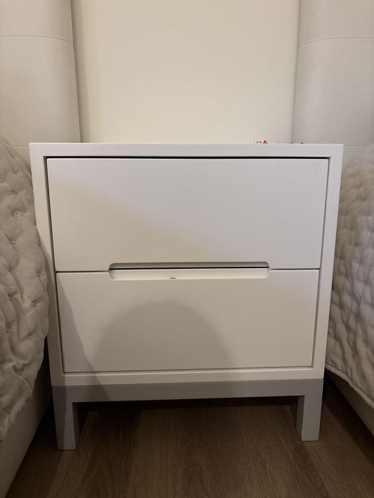 Mesinha de cabeceira