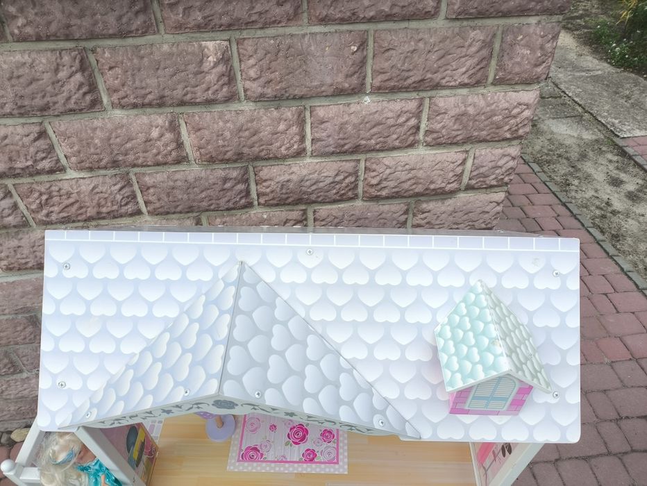 Duży domek dla lalek