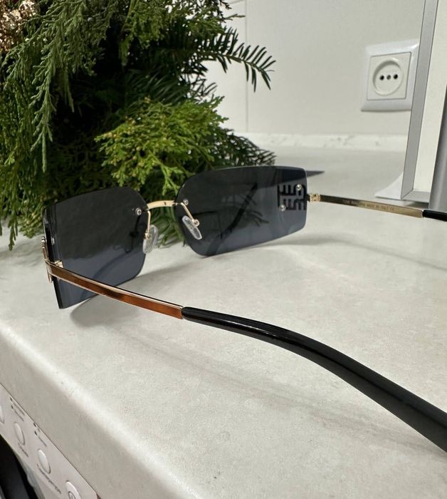 Очки в стиле известного бренда