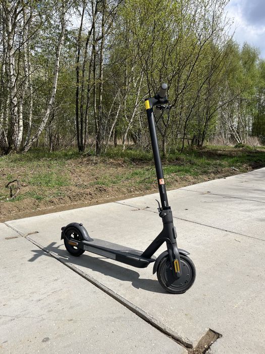Hulajnoga elektryczna Xiaomi Mi Electric Scooter Essential