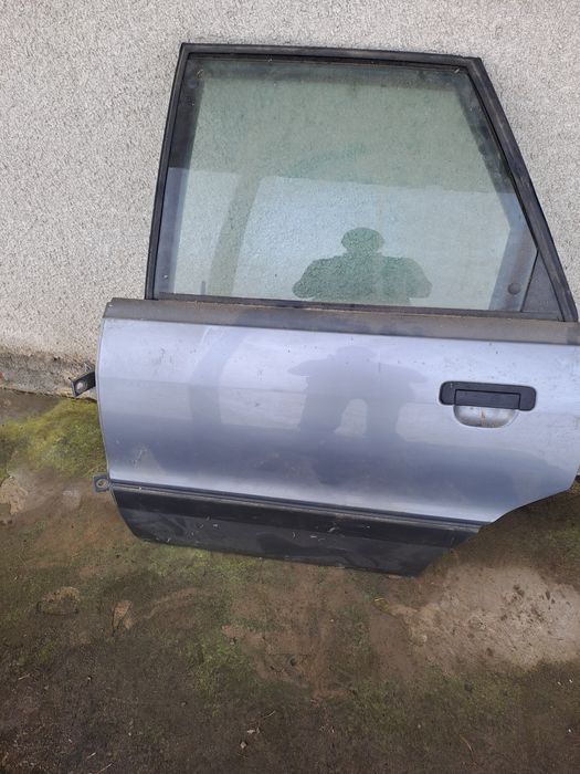 Дверка задня ауді 80