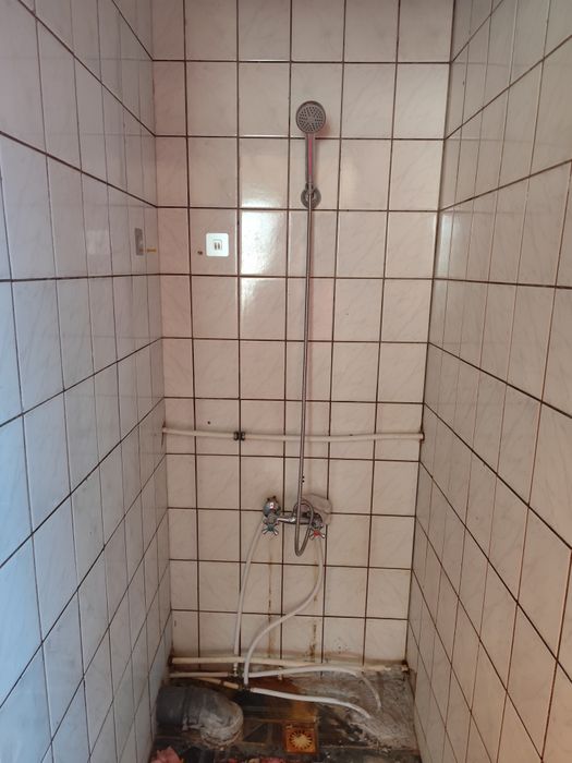 Продам будинок з зручностями іБомбосховищем,5 кімнат