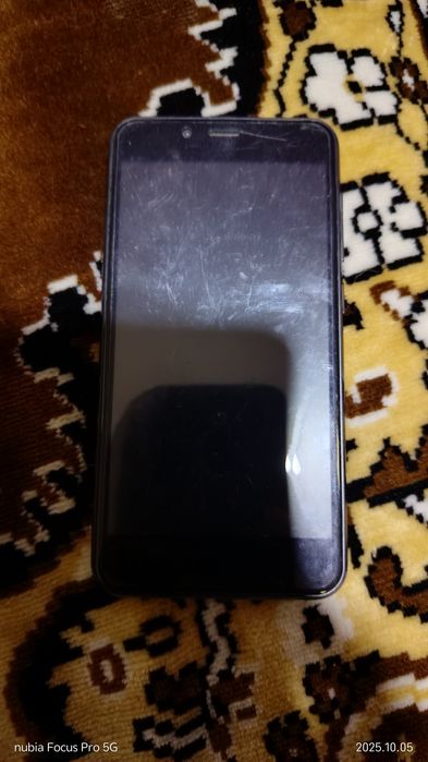 Продам телефон софт 5 недорого.