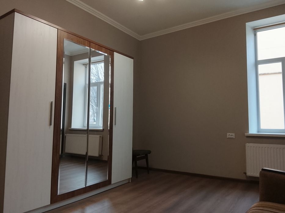 Площа Філормонії 3х кімн 900 грн