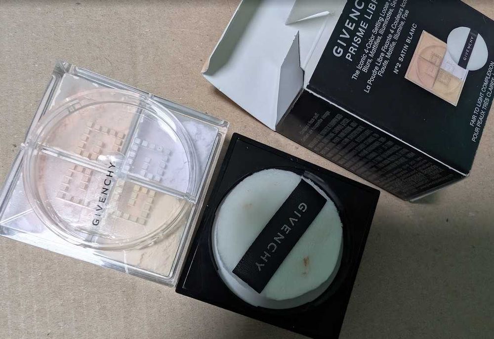 Рассыпчатая порохообразная пудра Givenchy Prisme Libre 4в 1 с пуховкой